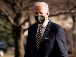 Biden considera "prematuro" relajar el uso de mascarillas en interiores Joe Biden