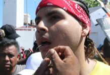 México reprueba que migrantes se autolesionen para presionar emisión de visas inmigrantes