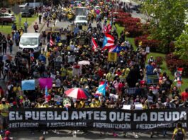 Miles de personas marchan de nuevo en San Juan (3)