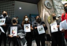 Padres de víctimas de guardería ABC piden a España rechace a cónsul mexicana Padres de víctimas de guardería ABC (2)