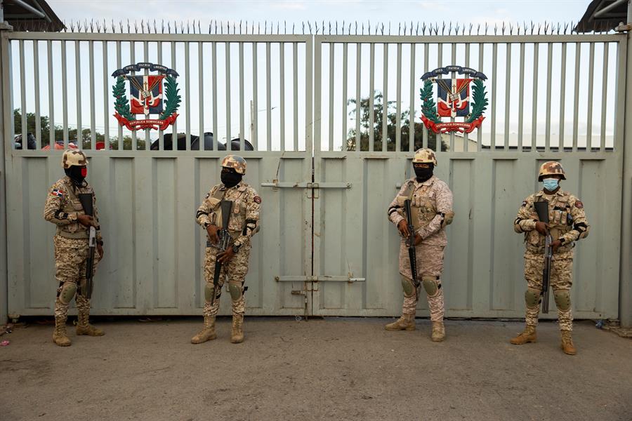 República Dominicana empieza la verja para frenar la inmigración (1) República Dominicana