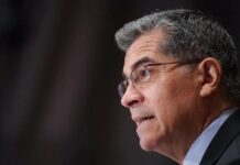 El Gobierno amplía esfuerzo multilingüe para impulsar la vacunación anticovid Xavier Becerra
