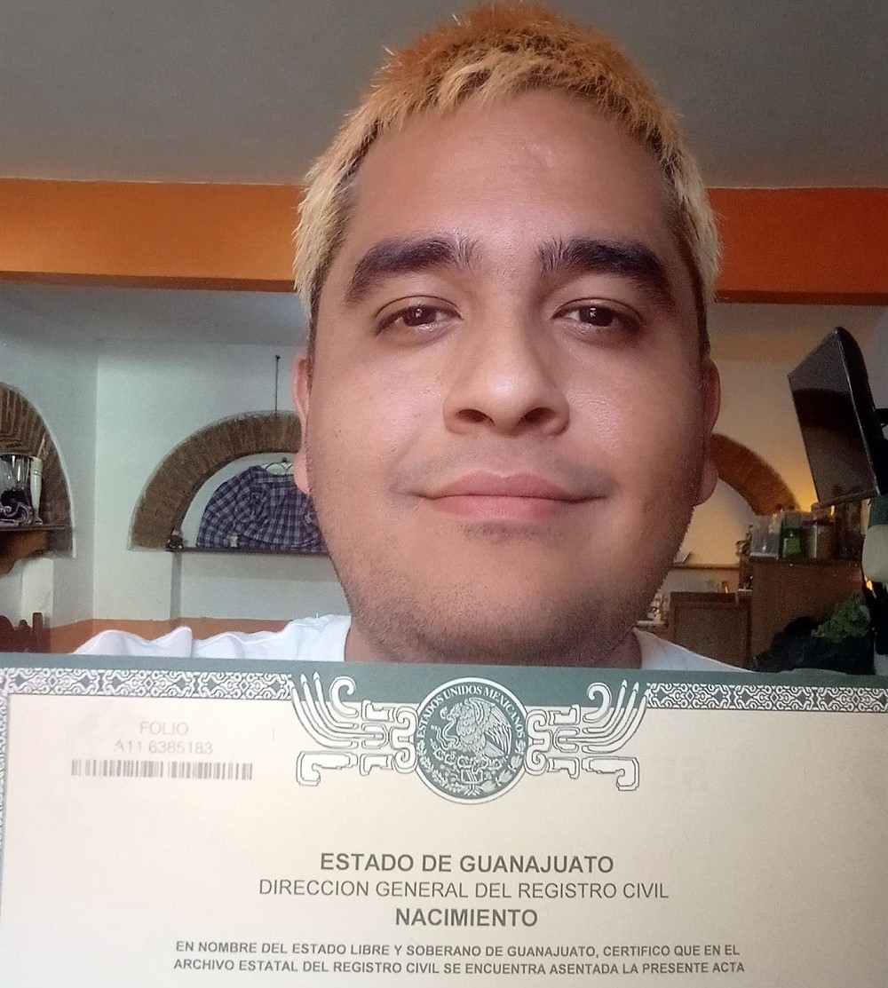 primera acta de nacimiento a persona de género no binario. Fausto Martínez.