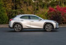 2022-LexusUXh_SilverLiningMetallic_017-