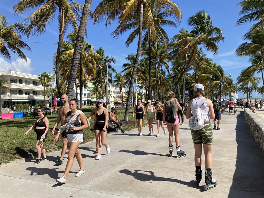 Alta presencia policial en Miami Beach para que Spring Break no se desmadre (1)