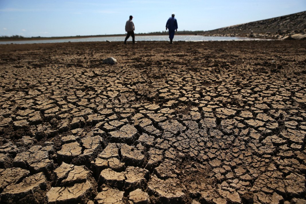 California recorta suministros de agua sequía