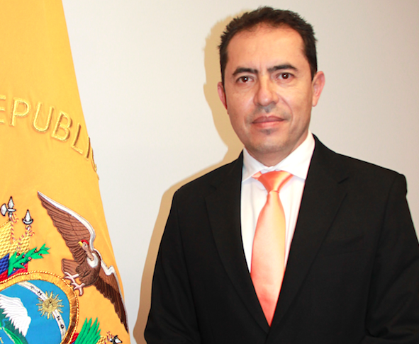 HON. RODRIGO BENITEZ CONSUL GENEERAL DE ECUADOR EN NUEVA YORK RODRIGO BENITEZ