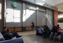 Starbucks anuncia la salida de su consejero delegado, Kevin Johnson Starbucks