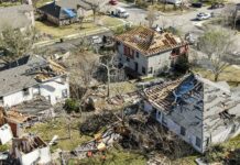 Un tornado deja dos muertos, heridos y casas derrumbadas en Florida Tornado