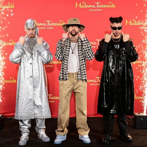 Bad Bunny en la inauguración de sus figuras de cera en Madame Tussauds 5 Bad Bunny