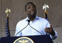 Acusan a vicegobernador de Nueva York, Brian Benjamín, de soborno, fraude y otros cargos Brian Benjamín