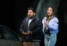 Dos estrellas latinas protagonizan en Nueva York una osada versión de Donizetti
