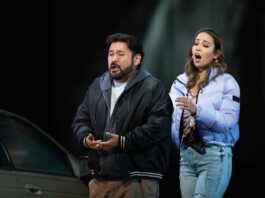 Dos estrellas latinas protagonizan en Nueva York una osada versión de Donizetti