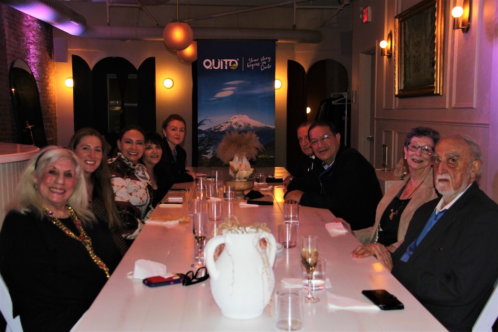 Miembros de la prensa internacional especializada, durante la recepci&oacute;n ofrecida por el alcalde del Distrito Metropolitano de Quito, Dr. Santiago Guarderas para promocionar la gastronom&iacute;a de la ciudad conocida como Luz de Am&eacute;rica, por ser la primera ciudad hispanoamericana en declarar la independencia en 1809.