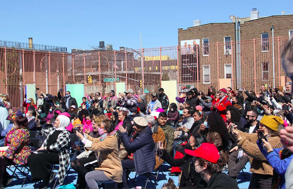 Una sentida celebraci&oacute;n de los miembros de la comunidad del distrito 38 en Brooklyn, una zona de gran diversidad donde latinos de todos los pa&iacute;ses han florecido con empresas de todo tipo.