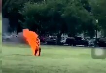 Muere el hombre que se prendió fuego delante del Tribunal Supremo de EE.UU. Hombre muere quemado