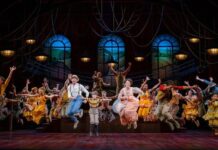 “The Music Man” en Broadway y sus estrellas latinas Hugh Jackman y el elenco maravilloso de “The Music Man” en Broadway.