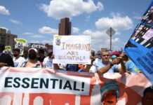 Urge latinos en cargos políticos en Nueva York Inmigrantes Esenciales