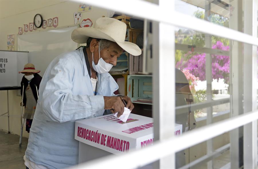 Jornada de consulta revocatoria en México es exitosa (2)