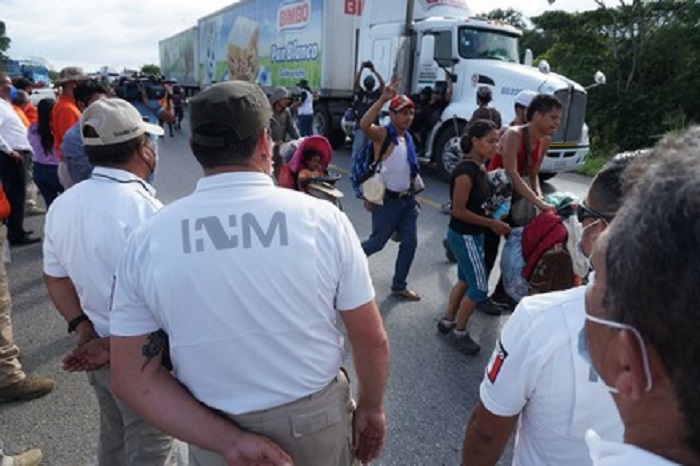 Migrant caravan arrives depleted in the Mexican state of Veracruz, Jesus Carranza, Mexico - 17 Nov 2021 inmigrantes