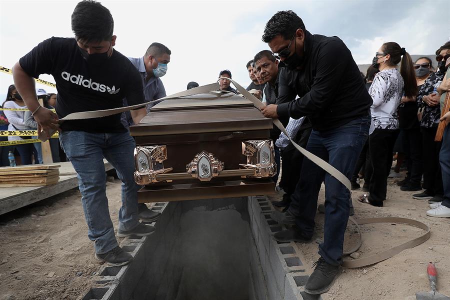 Sepultan a la joven mexicana Debanhi Escobar (2)