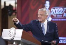 La OMS premia al presidente de México por su lucha contra el tabaco Andrés Manuel lópez Obrador, durante una rueda de prensa