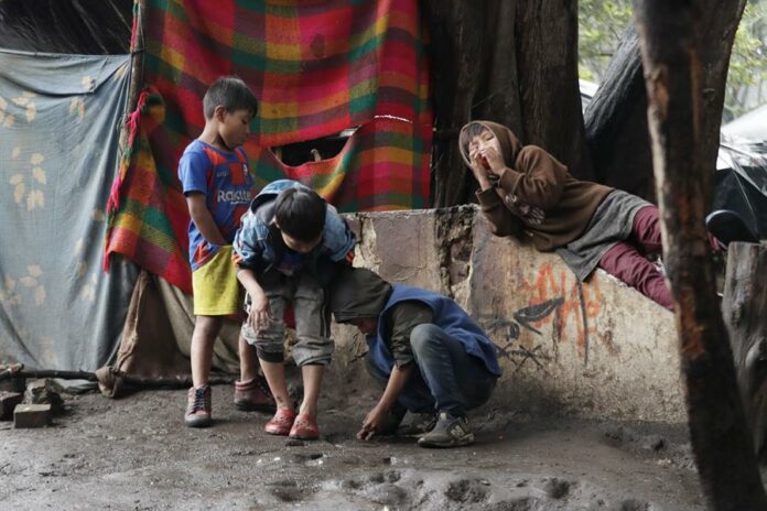 EE.UU. revela muerte de cientos de niños indígenas en internados indigenas