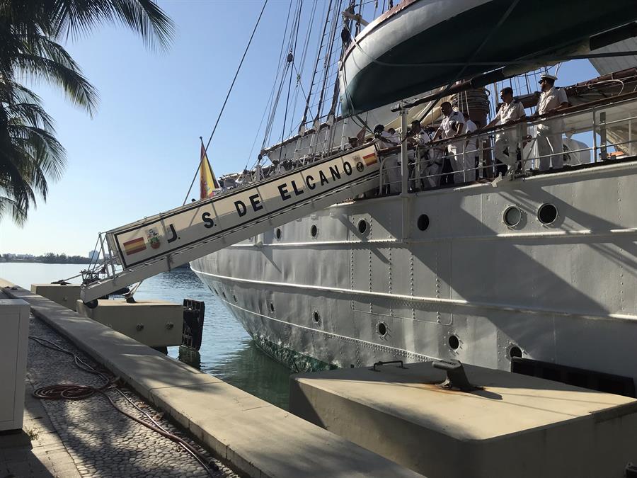 El buque-escuela español llega a Miami (1) El buque-escuela español llega a Miami (1)