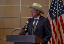 EE.UU. promete generar 250 millones de dólares de inversión en el sur de México Ken Salazar