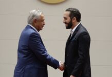 López Obrador llega a El Salvador y es recibido por el presidente Bukele