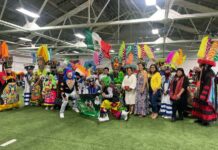 Los miembros del Comité 5 de Mayo de Brooklyn