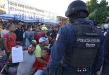 Migrantes protestan en el sur de México por presunto engaño de autoridades inmigrantes