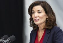 Gobernadora Hochul anuncia un plan de acción de recuperación del huracán Ida Patrullaje en escuelas
