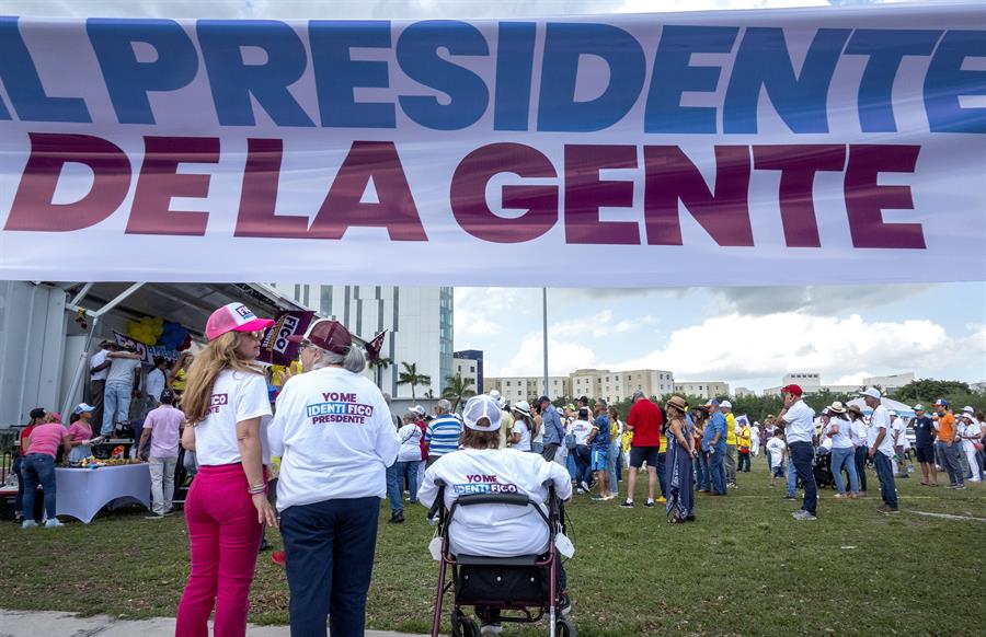 Piden a colombianos en Miami que voten masivamente (3)