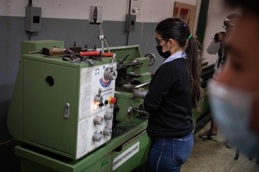 Reparar la m&uacute;sica, un oficio que crece en la Venezuela (6)