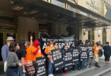 Activistas y empleados presionan a Applebee's y IHOP para obtener un salario justo