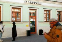 Starbucks pagará multa por el despido injusto de una empleada blanca tras incidente racial Starbucks