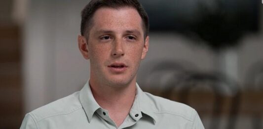 Trevor Reed- captura de pantalla video CNN