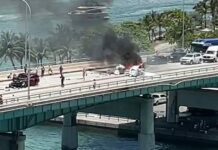 Muere uno de los 6 heridos tras caer una avioneta en un puente de Miami Beach avioneta en miami