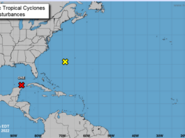 La primera depresión tropical atlántica deja fuertes lluvias en Cuba y EE.UU. La primera depresión tropical de la cuenca atlántica de este año deja ya fuertes lluvias en Cuba y Florida (EE.UU.), península que cruzará en los próximos días previsiblemente fortalecida y con categoría de tormenta tropical, informó este viernes el Centro Nacional de Huracanes (NHC).