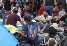 Caravana migrante instala campamento en el sur de México en espera de visas Caravana migrante