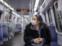 Un condado de Nueva York se convierte en el primer lugar de EE.UU. en prohibir mascarillas mascarilla