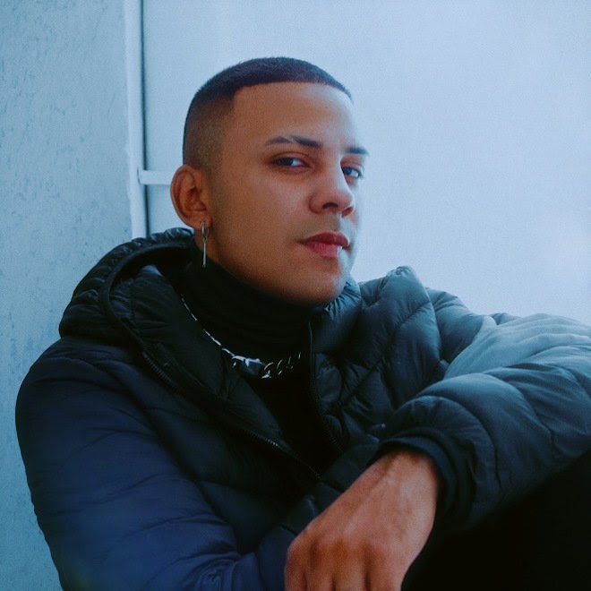 Erick Felix El cantautor emergente argentino Erick Felix ha probado que los sueños sí se hacen realidad con el lanzamiento de su primer álbum, “Sueños”.