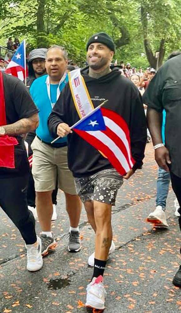 El cantante Niki Jam fue nombrado Gran Mariscal del Desfile Nacional de Puerto Rico en Nueva York, que se realizo el domingo 12 de junio en la Quinta Ave. de Manhattan, convocando a cientos de fanáticos.