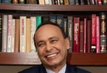 Luis Gutiérrez.