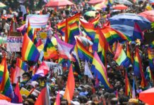Miles desbordan las calles de Ciudad de México en marcha del Orgullo LGBTI+ Miles de personas que participaron en la edición XLIV de la marcha del Orgullo LGBTI+, que este año estuvo dedicada a las mujeres de la diversidad sexual, desbordaron este sábado las calles de Ciudad de México con una celebración diversa, activa y multicolor.