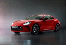 Justó en el momento en que los SUV y autos eléctricos llaman más la atención que el último álbum de Rosalía, Toyota despierta uno de sus deportivos luego de un año de hibernación, como quien dice: todavía no “tiramos la toalla”.