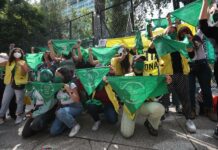 Mexicanas ofrecen solidaridad a estadounidenses tras fallo sobre el aborto