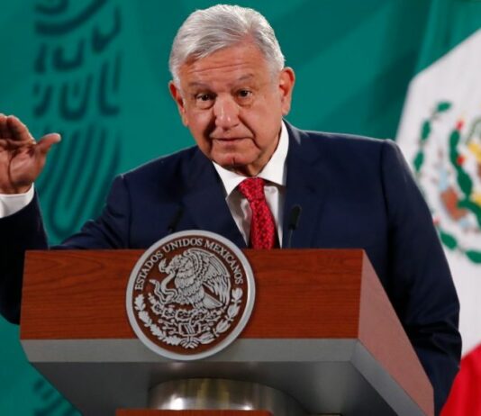 El presidente de México, Andrés Manuel López Obrador, inauguró este viernes la primera etapa de la refinería de Dos Bocas, una de sus obras emblemáticas en el sureste mexicano, con la que reiteró su promesa de refinar 340.000 barriles diarios de petróleo.