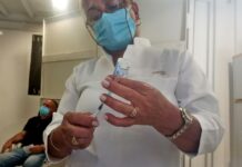 Juez ordena a Nueva York readmitir a funcionarios que se negaron a vacunarse vacuna